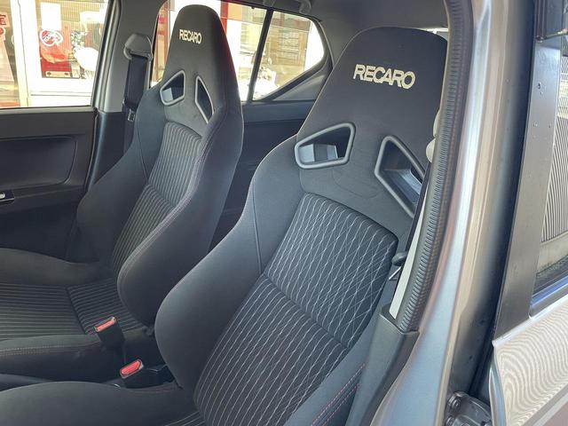 アルトワークス ベースグレード　５速ＭＴ　レカロシート　スマートキー　ＨＩＤヘッドライト　ＥＴＣ　ドライブレコーダー　フロアマット　ドアバイザー　革巻きステアリング　純正アルミホイール　フォグライト（20枚目）