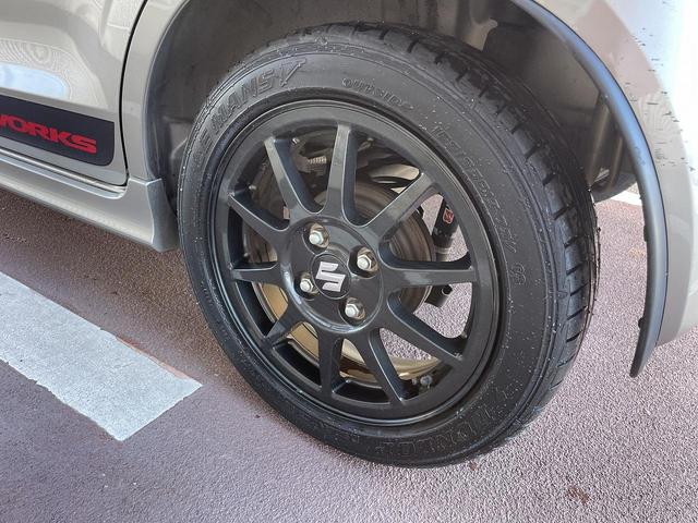 アルトワークス ベースグレード　５速ＭＴ　レカロシート　スマートキー　ＨＩＤヘッドライト　ＥＴＣ　ドライブレコーダー　フロアマット　ドアバイザー　革巻きステアリング　純正アルミホイール　フォグライト（39枚目）