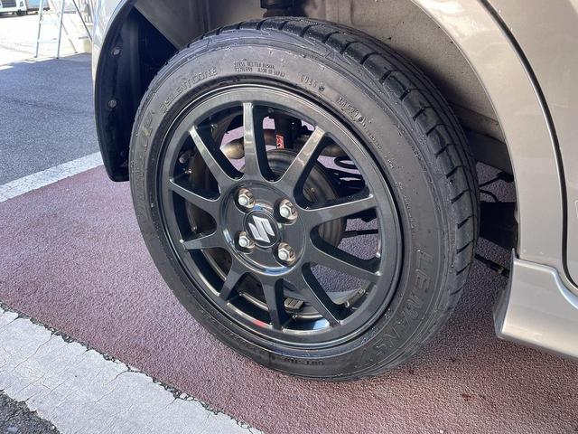 アルトワークス ベースグレード　５速ＭＴ　レカロシート　スマートキー　ＨＩＤヘッドライト　ＥＴＣ　ドライブレコーダー　フロアマット　ドアバイザー　革巻きステアリング　純正アルミホイール　フォグライト（40枚目）