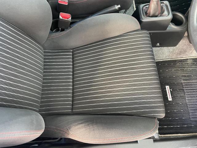 アルトワークス ベースグレード　５速ＭＴ　レカロシート　スマートキー　ＨＩＤヘッドライト　ＥＴＣ　ドライブレコーダー　フロアマット　ドアバイザー　革巻きステアリング　純正アルミホイール　フォグライト（50枚目）