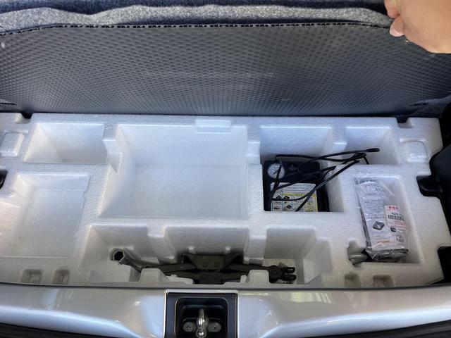 アルトワークス ベースグレード　５速ＭＴ　レカロシート　スマートキー　ＨＩＤヘッドライト　ＥＴＣ　ドライブレコーダー　フロアマット　ドアバイザー　革巻きステアリング　純正アルミホイール　フォグライト（65枚目）