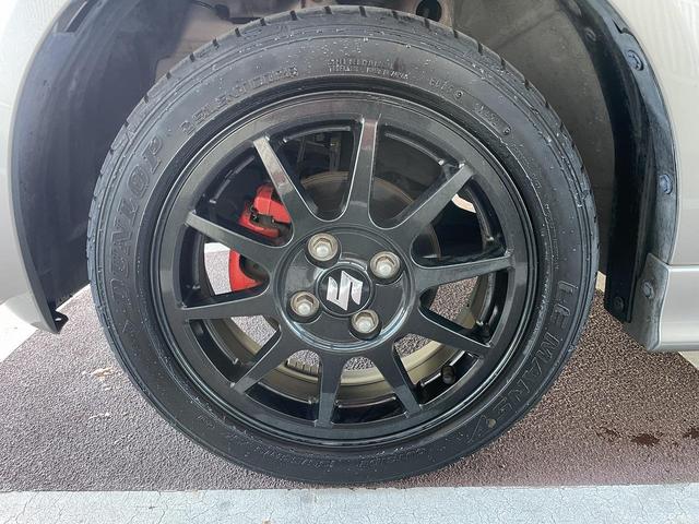 アルトワークス ベースグレード　５速ＭＴ　レカロシート　スマートキー　ＨＩＤヘッドライト　ＥＴＣ　ドライブレコーダー　フロアマット　ドアバイザー　革巻きステアリング　純正アルミホイール　フォグライト（67枚目）