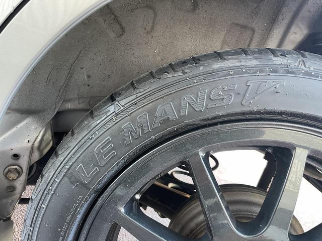 アルトワークス ベースグレード　５速ＭＴ　レカロシート　スマートキー　ＨＩＤヘッドライト　ＥＴＣ　ドライブレコーダー　フロアマット　ドアバイザー　革巻きステアリング　純正アルミホイール　フォグライト（73枚目）