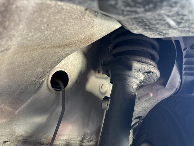 アルトワークス ベースグレード　５速マニュアルミッション　ターボエンジン　柿本改マフラー　ＴＥＩＮサス　純正カーナビ　ワンセグＴＶ　バックカメラ　レカロシート　ＨＩＤヘッドライト　スマートキー＆プッシュスタート（28枚目）