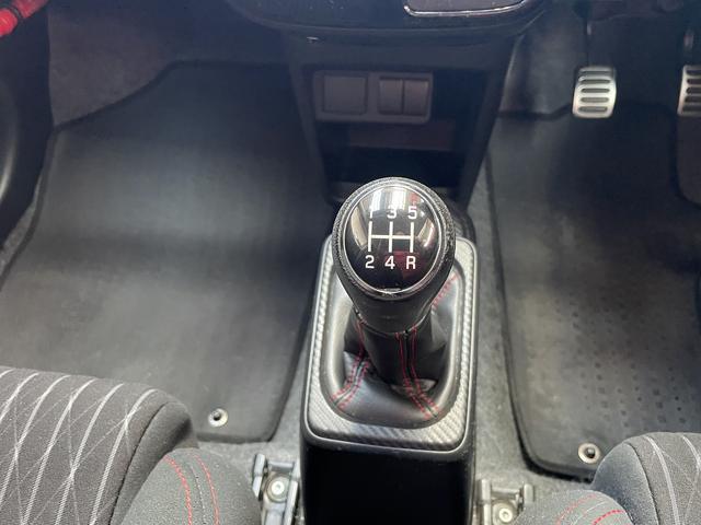 アルトワークス ベースグレード　５速マニュアルミッション　ターボエンジン　柿本改マフラー　ＴＥＩＮサス　純正カーナビ　ワンセグＴＶ　バックカメラ　レカロシート　ＨＩＤヘッドライト　スマートキー＆プッシュスタート（45枚目）