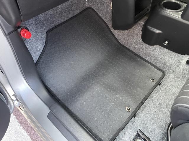 アルトワークス ベースグレード　５速マニュアルミッション　ターボエンジン　柿本改マフラー　ＴＥＩＮサス　純正カーナビ　ワンセグＴＶ　バックカメラ　レカロシート　ＨＩＤヘッドライト　スマートキー＆プッシュスタート（55枚目）