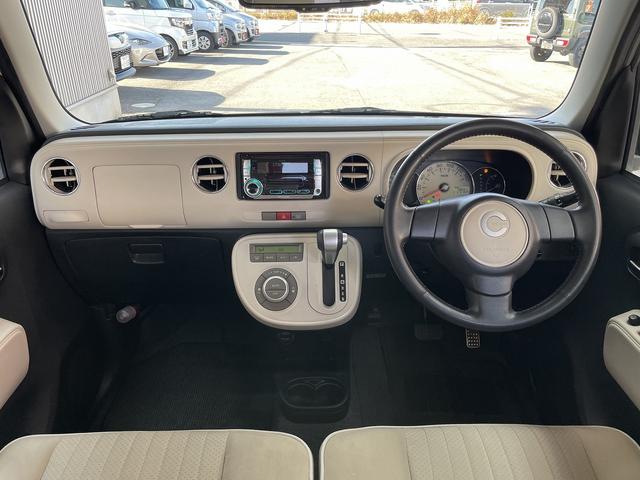 ミラココア ココアプラスＧ　バックカメラ　スマートキー　電動格納ミラー　ベンチシート　ＣＶＴ　盗難防止システム　ＡＢＳ　ＣＤ　ミュージックプレイヤー接続可　ルーフレール　衝突安全ボディ　エアコン　パワーステアリング（3枚目）