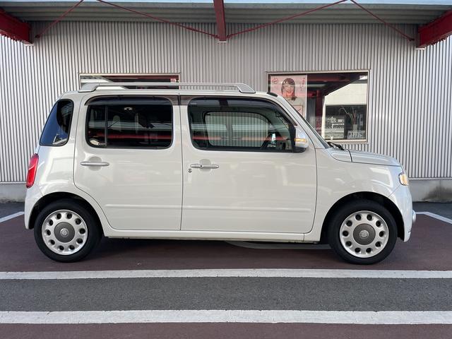 ミラココア ココアプラスＧ　バックカメラ　スマートキー　電動格納ミラー　ベンチシート　ＣＶＴ　盗難防止システム　ＡＢＳ　ＣＤ　ミュージックプレイヤー接続可　ルーフレール　衝突安全ボディ　エアコン　パワーステアリング（6枚目）