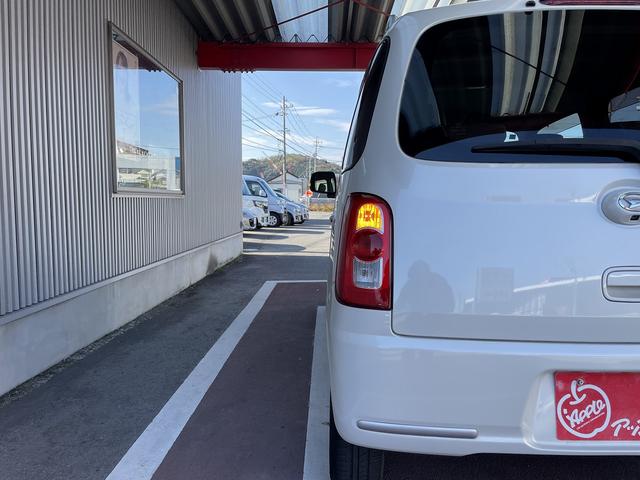ミラココア ココアプラスＧ　バックカメラ　スマートキー　電動格納ミラー　ベンチシート　ＣＶＴ　盗難防止システム　ＡＢＳ　ＣＤ　ミュージックプレイヤー接続可　ルーフレール　衝突安全ボディ　エアコン　パワーステアリング（42枚目）