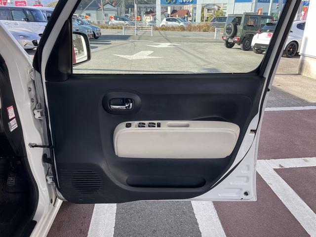 ミラココア ココアプラスＧ　バックカメラ　スマートキー　電動格納ミラー　ベンチシート　ＣＶＴ　盗難防止システム　ＡＢＳ　ＣＤ　ミュージックプレイヤー接続可　ルーフレール　衝突安全ボディ　エアコン　パワーステアリング（49枚目）