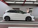 フィット ｅ：ＨＥＶ　ＲＳ　無限エアロ　ホンダ純正カーナビ　スマートキー　衝突軽減ブレーキ　ハーフレザーシート　パドルシフト　ＬＥＤヘッドライト　ＥＴＣ　アダプティブクルーズコントロール　革巻きステアリング（6枚目）