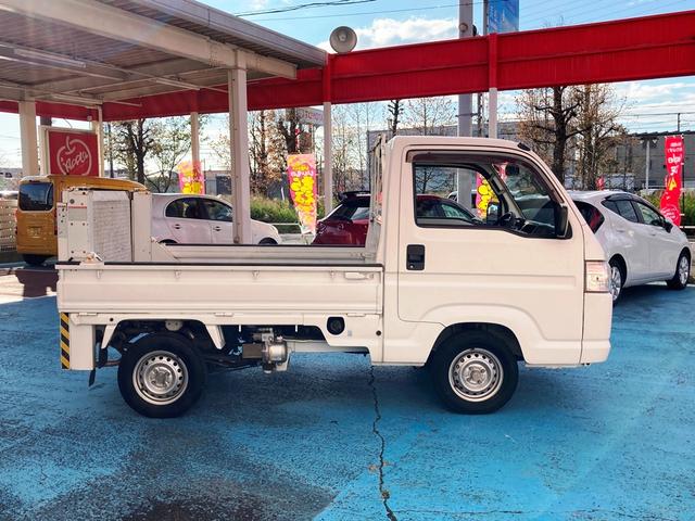 アクティトラック リフターV 垂直式 5MT・ヤシマ産業製テールゲートリフター・三方開荷台・ゴムマット&バイザー付・AM/FMラジオ・パワーステアリング・エアバッグ・エアコン・スペアタイヤ(18枚目)