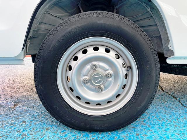 アクティトラック リフターV 垂直式 5MT・ヤシマ産業製テールゲートリフター・三方開荷台・ゴムマット&バイザー付・AM/FMラジオ・パワーステアリング・エアバッグ・エアコン・スペアタイヤ(30枚目)