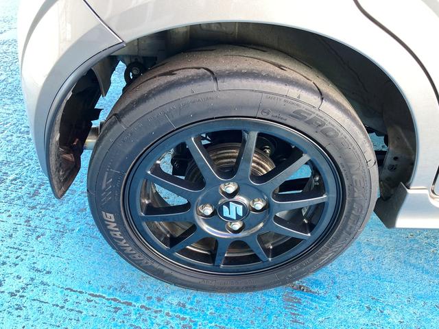 アルトワークス ベースグレード　５ＭＴ・４ＷＤ・ナビ・フルセグ・ＤＶＤ・ＢＴ・ＥＴＣ・ｍｏｍｏステアリング・柿本マフラー・モンスタースポーツシフトノブ・レカロスポーツシート・スマートキー＆プッシュスタート・純正１５ＡＷ・ＨＩＤヘッド（29枚目）