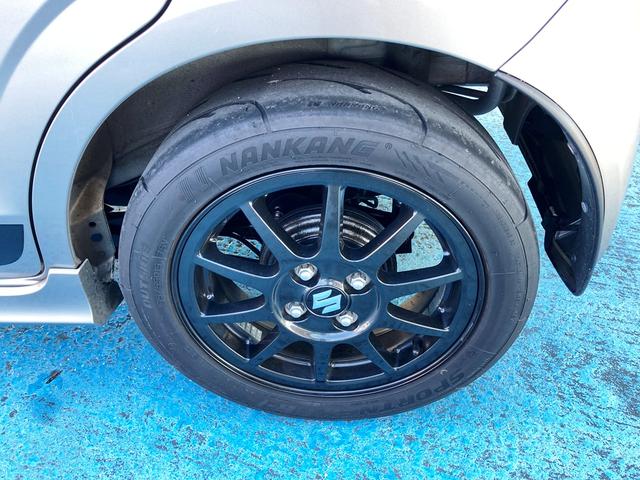 アルトワークス ベースグレード　５ＭＴ・４ＷＤ・ナビ・フルセグ・ＤＶＤ・ＢＴ・ＥＴＣ・ｍｏｍｏステアリング・柿本マフラー・モンスタースポーツシフトノブ・レカロスポーツシート・スマートキー＆プッシュスタート・純正１５ＡＷ・ＨＩＤヘッド（30枚目）