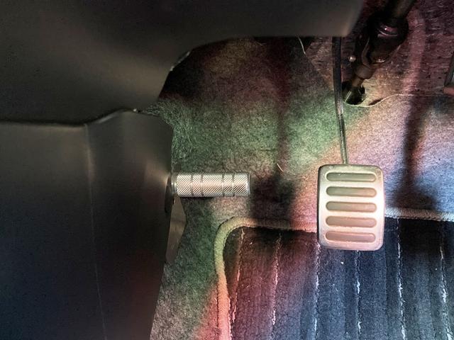 アルトワークス ベースグレード　５ＭＴ・４ＷＤ・ナビ・フルセグ・ＤＶＤ・ＢＴ・ＥＴＣ・ｍｏｍｏステアリング・柿本マフラー・モンスタースポーツシフトノブ・レカロスポーツシート・スマートキー＆プッシュスタート・純正１５ＡＷ・ＨＩＤヘッド（66枚目）