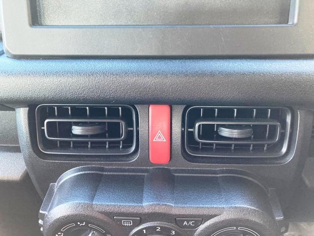 ジムニー ＸＧ　４ＷＤ　クリアランスソナー　レーンアシスト　衝突被害軽減システム　オートライト　キーレスエントリー　アイドリングストップ　ＭＴ　盗難防止システム　ＡＢＳ　ＥＳＣ　アルミホイール　衝突安全ボディ（4枚目）