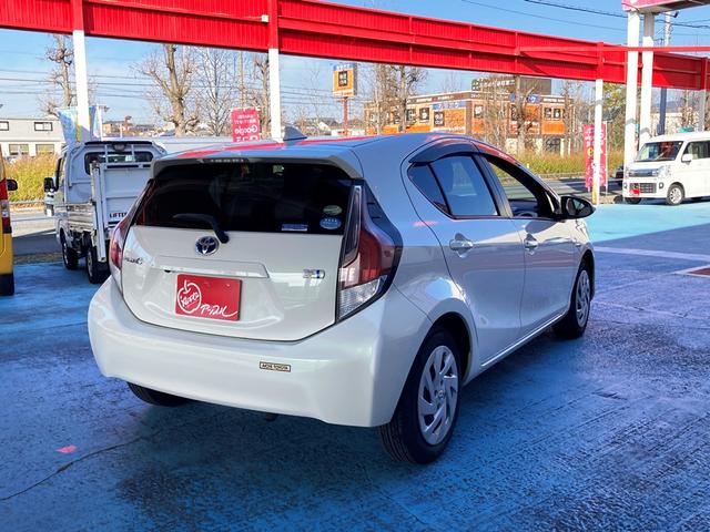 アクア Ｓ　ワンオーナー・ユーザー買取車　車検令和９年３月　スマートキー＆プッシュスタート　ディーラーナビ・フルセグ・Ｂｌｕｅｔｏｏｔｈ・ＤＶＤ再生　バックカメラ　ＥＴＣ　シートカバー　ドライブレコーダー（17枚目）