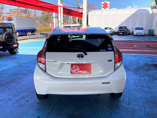 アクア Ｓ　ワンオーナー・ユーザー買取車　車検令和９年３月　スマートキー＆プッシュスタート　ディーラーナビ・フルセグ・Ｂｌｕｅｔｏｏｔｈ・ＤＶＤ再生　バックカメラ　ＥＴＣ　シートカバー　ドライブレコーダー（18枚目）