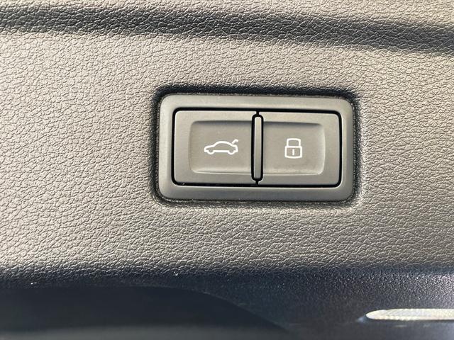 Ａ５スポーツバック ２．０ＴＦＳＩスポーツ　Ｓラインパッケージ　ユーザー買取車・メーカーナビ・フルセグ・Ｂカメラ・Ｐセンサー・ＢＴ・両席シートヒーター・両席パワーシート・ハーフレザースポーツシート・クルコン・ＥＴＣ・ＬＥＤヘッド・パワーバックドア・純正１８ＡＷ（62枚目）