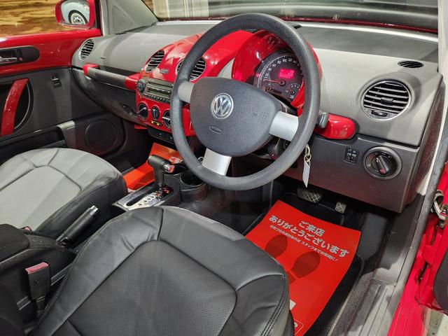 ニュービートル ＥＺ　２００７モデル　新品ＬＥＤヘッド＆革調シートカバー＆ステンレスシフトカバー＆ホワイトウォール　１０点パネル塗装済　天張り＆ドア内張り張替済み　ＡＣスポンジ対策済　Ｐセンサー　外部音声入力端子　スペアキ（13枚目）