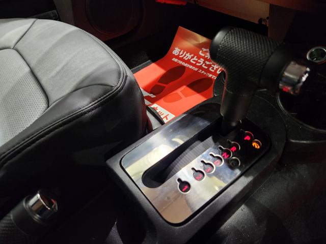 ニュービートル ＥＺ　２００７モデル　新品ＬＥＤヘッド＆革調シートカバー＆ステンレスシフトカバー＆ホワイトウォール　１０点パネル塗装済　天張り＆ドア内張り張替済み　ＡＣスポンジ対策済　Ｐセンサー　外部音声入力端子　スペアキ（17枚目）