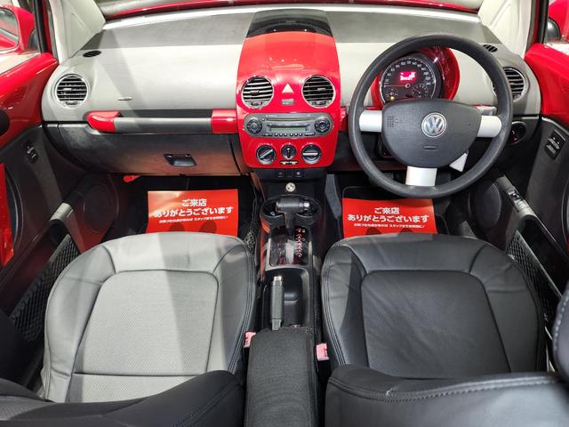 ニュービートル ＥＺ　２００７モデル　新品ＬＥＤヘッド＆革調シートカバー＆ステンレスシフトカバー＆ホワイトウォール　１０点パネル塗装済　天張り＆ドア内張り張替済み　ＡＣスポンジ対策済　Ｐセンサー　外部音声入力端子　スペアキ（22枚目）