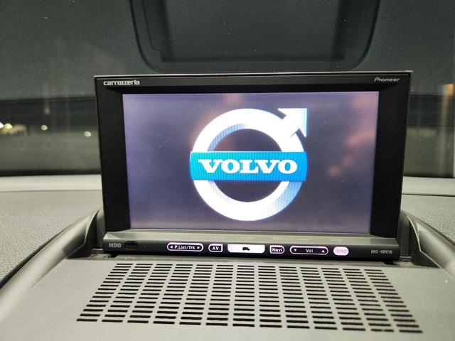 Ｖ５０ ２．０クラシック　正規Ｄ記録簿　タペットカバー＆プラグ＆リアスタビブッシュ＆エアクリホース交換済　コニャックブラウン本革　ノルディック本木パネル　ミシュランタイヤ　純正ＨＤＤ＆バックカメラ　スペアキーレス（17枚目）