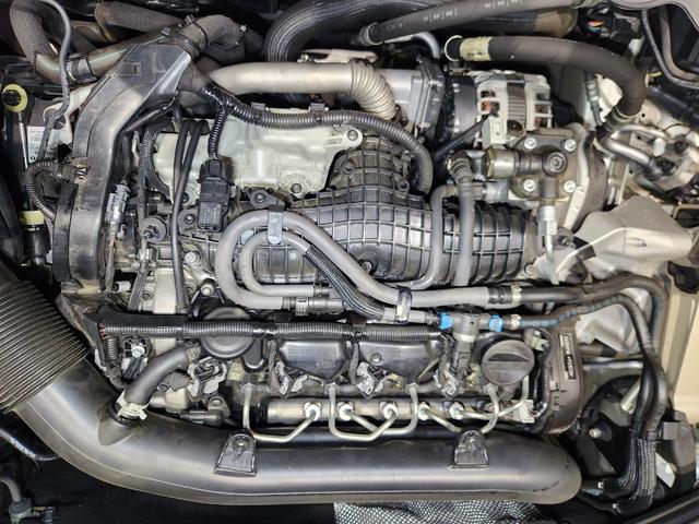 Ｖ６０ Ｄ４　ダイナミックエディション　１オーナー　禁煙車　記録簿　Ｔベルト交換済　専用１８ＡＷ補修＆塗装済　専用スポーツ白本革　黒天張り　地デジ純正ナビ＆バックカメラ（31枚目）