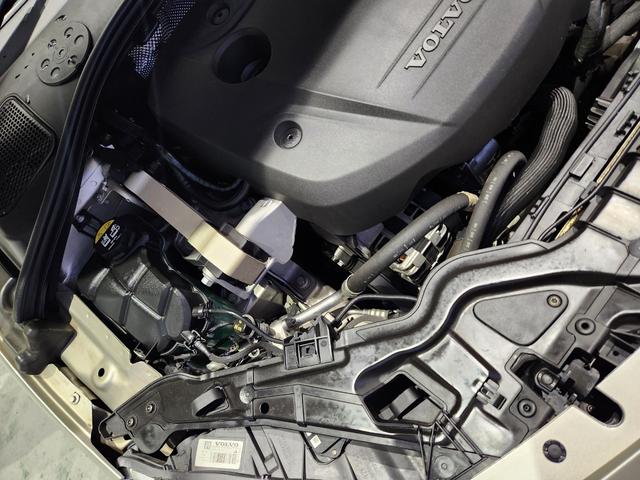 Ｖ６０ Ｄ４　ダイナミックエディション　１オーナー　禁煙車　記録簿　Ｔベルト交換済　専用１８ＡＷ補修＆塗装済　専用スポーツ白本革　黒天張り　地デジ純正ナビ＆バックカメラ（32枚目）