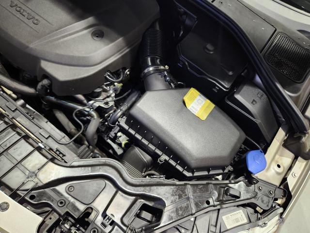Ｖ６０ Ｄ４　ダイナミックエディション　１オーナー　禁煙車　記録簿　Ｔベルト交換済　専用１８ＡＷ補修＆塗装済　専用スポーツ白本革　黒天張り　地デジ純正ナビ＆バックカメラ（33枚目）