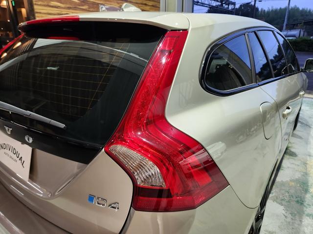 Ｖ６０ Ｄ４　ダイナミックエディション　１オーナー　禁煙車　記録簿　Ｔベルト交換済　専用１８ＡＷ補修＆塗装済　専用スポーツ白本革　黒天張り　地デジ純正ナビ＆バックカメラ（44枚目）