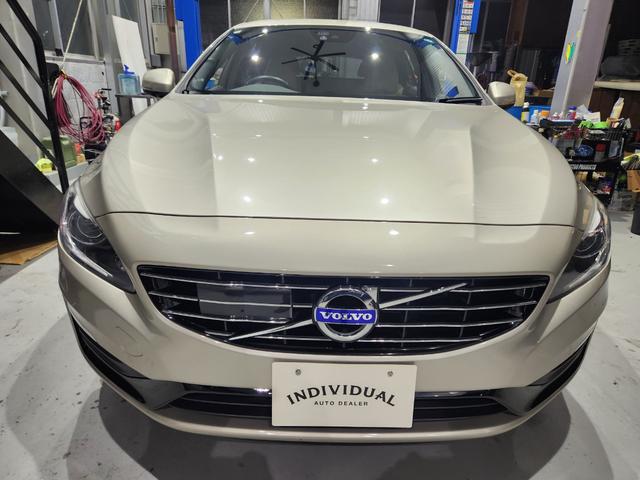 Ｖ６０ Ｄ４　ダイナミックエディション　１オーナー　禁煙車　記録簿　Ｔベルト交換済　専用１８ＡＷ補修＆塗装済　専用スポーツ白本革　黒天張り　地デジ純正ナビ＆バックカメラ（56枚目）