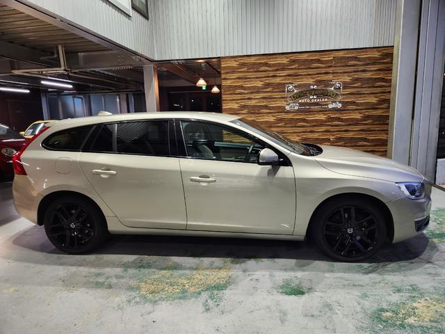 Ｖ６０ Ｄ４　ダイナミックエディション　１オーナー　禁煙車　記録簿　Ｔベルト交換済　専用１８ＡＷ補修＆塗装済　専用スポーツ白本革　黒天張り　地デジ純正ナビ＆バックカメラ（58枚目）
