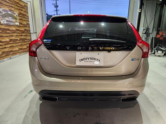 Ｖ６０ Ｄ４　ダイナミックエディション　１オーナー　禁煙車　記録簿　Ｔベルト交換済　専用１８ＡＷ補修＆塗装済　専用スポーツ白本革　黒天張り　地デジ純正ナビ＆バックカメラ（60枚目）