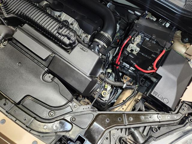 Ｖ４０ クロスカントリー　Ｔ５　ＡＷＤ　２０１４モデル　禁煙車　ＢＳレグノタイヤ　電動＆ヒーター２トーン本革　追従式クルコン　地デジ純正ナビ＆バックカメラ　Ｐセンサー　スペアキーレス（35枚目）