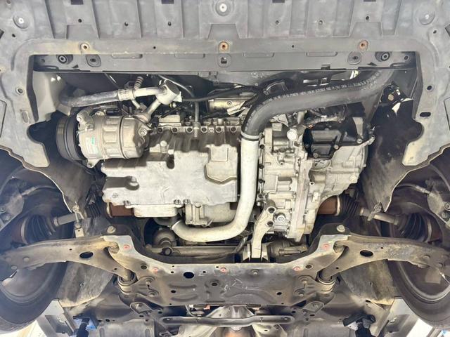 Ｖ４０ クロスカントリー　Ｔ５　ＡＷＤ　２０１４モデル　禁煙車　ＢＳレグノタイヤ　電動＆ヒーター２トーン本革　追従式クルコン　地デジ純正ナビ＆バックカメラ　Ｐセンサー　スペアキーレス（36枚目）