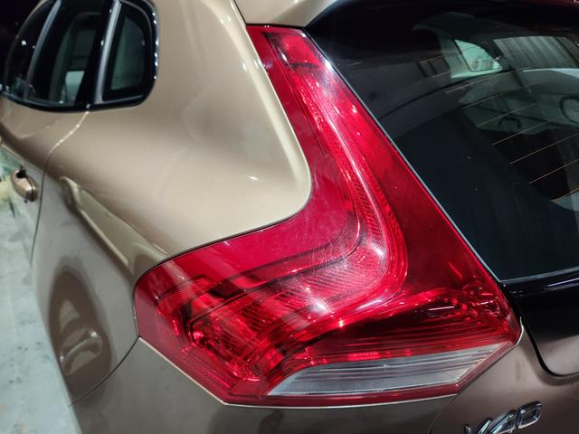 Ｖ４０ クロスカントリー　Ｔ５　ＡＷＤ　２０１４モデル　禁煙車　ＢＳレグノタイヤ　電動＆ヒーター２トーン本革　追従式クルコン　地デジ純正ナビ＆バックカメラ　Ｐセンサー　スペアキーレス（55枚目）