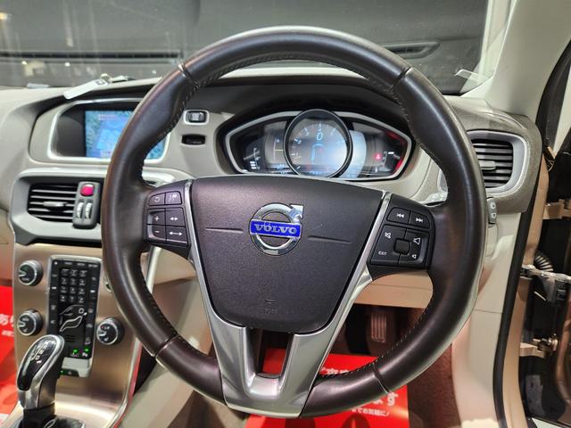 Ｖ４０ クロスカントリー　Ｔ５　ＡＷＤ　２０１４モデル　禁煙車　ＢＳレグノタイヤ　電動＆ヒーター２トーン本革　追従式クルコン　地デジ純正ナビ＆バックカメラ　Ｐセンサー　スペアキーレス（59枚目）