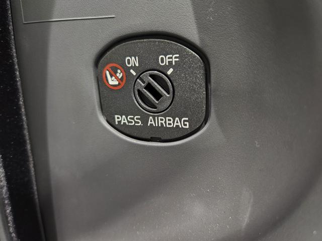 Ｖ７０ クラシック　禁煙車　弊社顧客様買取車両　冬タイヤセット付属　Ｔベルト交換済み　ＢＳ２０２２年製タイヤ　ルーフレール＆モール補修済　電動＆ヒーター黒本革　サンルーフ　純ナビ　Ａピラーカバー張替済　ドラレコスペアキー（58枚目）