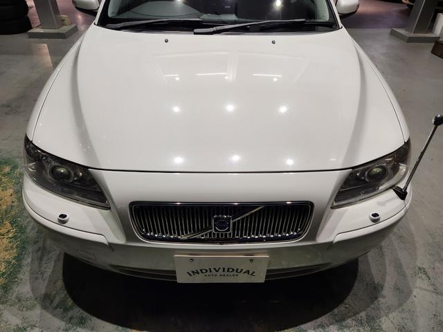 Ｖ７０ クラシック　禁煙車　弊社顧客様買取車両　冬タイヤセット付属　Ｔベルト交換済み　ＢＳ２０２２年製タイヤ　ルーフレール＆モール補修済　電動＆ヒーター黒本革　サンルーフ　純ナビ　Ａピラーカバー張替済　ドラレコスペアキー（74枚目）