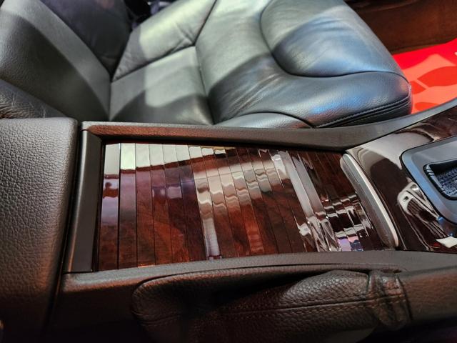 Ｖ７０ ホワイトパールエディション　２００７最終モデル　特別限定車　正規Ｄメンテ車両　Ｔベルト交換済　ＡＣコンプレッサ交換済　ミシュランプライマシー４　地デジナビ＆バックカメラ　前後ドラレコ　ガラスＳＲ　電動＆ヒーター黒本革　クルコン（14枚目）