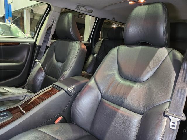 Ｖ７０ ホワイトパールエディション　２００７最終モデル　特別限定車　正規Ｄメンテ車両　Ｔベルト交換済　ＡＣコンプレッサ交換済　ミシュランプライマシー４　地デジナビ＆バックカメラ　前後ドラレコ　ガラスＳＲ　電動＆ヒーター黒本革　クルコン（16枚目）