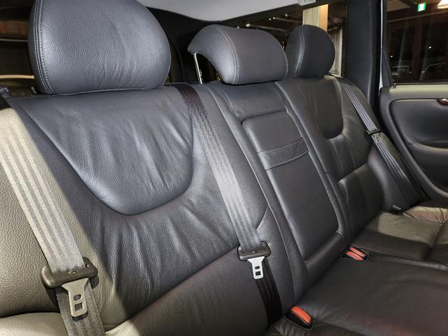Ｖ７０ ホワイトパールエディション　２００７最終モデル　特別限定車　正規Ｄメンテ車両　Ｔベルト交換済　ＡＣコンプレッサ交換済　ミシュランプライマシー４　地デジナビ＆バックカメラ　前後ドラレコ　ガラスＳＲ　電動＆ヒーター黒本革　クルコン（18枚目）