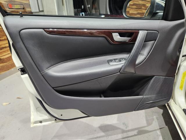Ｖ７０ ホワイトパールエディション　２００７最終モデル　特別限定車　正規Ｄメンテ車両　Ｔベルト交換済　ＡＣコンプレッサ交換済　ミシュランプライマシー４　地デジナビ＆バックカメラ　前後ドラレコ　ガラスＳＲ　電動＆ヒーター黒本革　クルコン（22枚目）