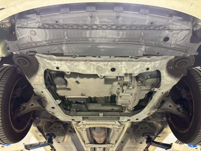 Ｖ７０ ホワイトパールエディション　２００７最終モデル　特別限定車　正規Ｄメンテ車両　Ｔベルト交換済　ＡＣコンプレッサ交換済　ミシュランプライマシー４　地デジナビ＆バックカメラ　前後ドラレコ　ガラスＳＲ　電動＆ヒーター黒本革　クルコン（35枚目）