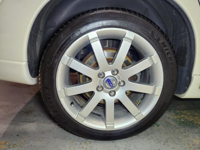 Ｖ７０ ホワイトパールエディション　２００７最終モデル　特別限定車　正規Ｄメンテ車両　Ｔベルト交換済　ＡＣコンプレッサ交換済　ミシュランプライマシー４　地デジナビ＆バックカメラ　前後ドラレコ　ガラスＳＲ　電動＆ヒーター黒本革　クルコン（40枚目）