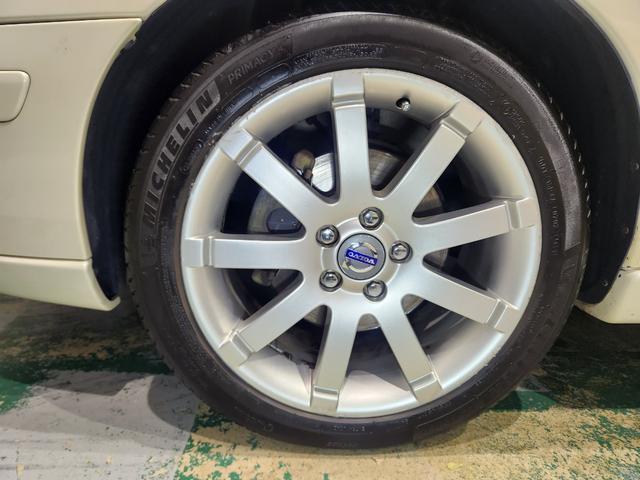 Ｖ７０ ホワイトパールエディション　２００７最終モデル　特別限定車　正規Ｄメンテ車両　Ｔベルト交換済　ＡＣコンプレッサ交換済　ミシュランプライマシー４　地デジナビ＆バックカメラ　前後ドラレコ　ガラスＳＲ　電動＆ヒーター黒本革　クルコン（44枚目）