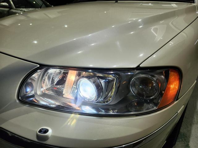 Ｖ７０ ホワイトパールエディション　２００７最終モデル　特別限定車　正規Ｄメンテ車両　Ｔベルト交換済　ＡＣコンプレッサ交換済　ミシュランプライマシー４　地デジナビ＆バックカメラ　前後ドラレコ　ガラスＳＲ　電動＆ヒーター黒本革　クルコン（51枚目）
