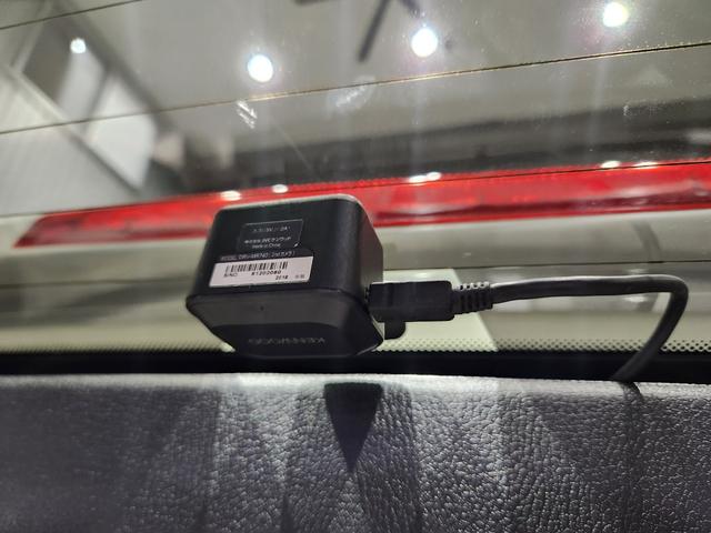 Ｖ７０ ホワイトパールエディション　２００７最終モデル　特別限定車　正規Ｄメンテ車両　Ｔベルト交換済　ＡＣコンプレッサ交換済　ミシュランプライマシー４　地デジナビ＆バックカメラ　前後ドラレコ　ガラスＳＲ　電動＆ヒーター黒本革　クルコン（64枚目）